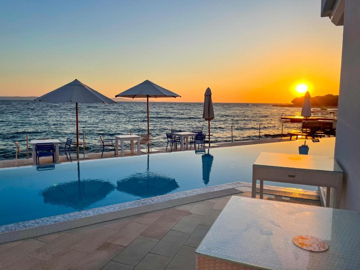 Luxury Two-Floor Apartment In Petrcane With Garden And Pool Bagian luar foto