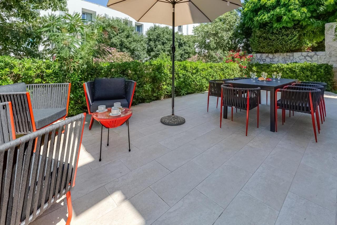Luxury Two-Floor Apartment In Petrcane With Garden And Pool Bagian luar foto