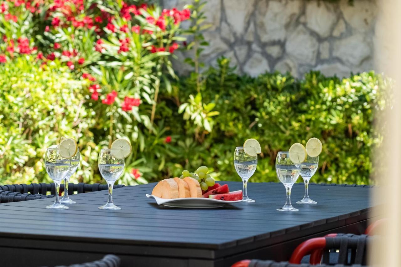 Luxury Two-Floor Apartment In Petrcane With Garden And Pool Bagian luar foto