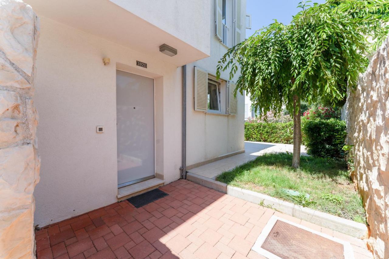 Luxury Two-Floor Apartment In Petrcane With Garden And Pool Bagian luar foto