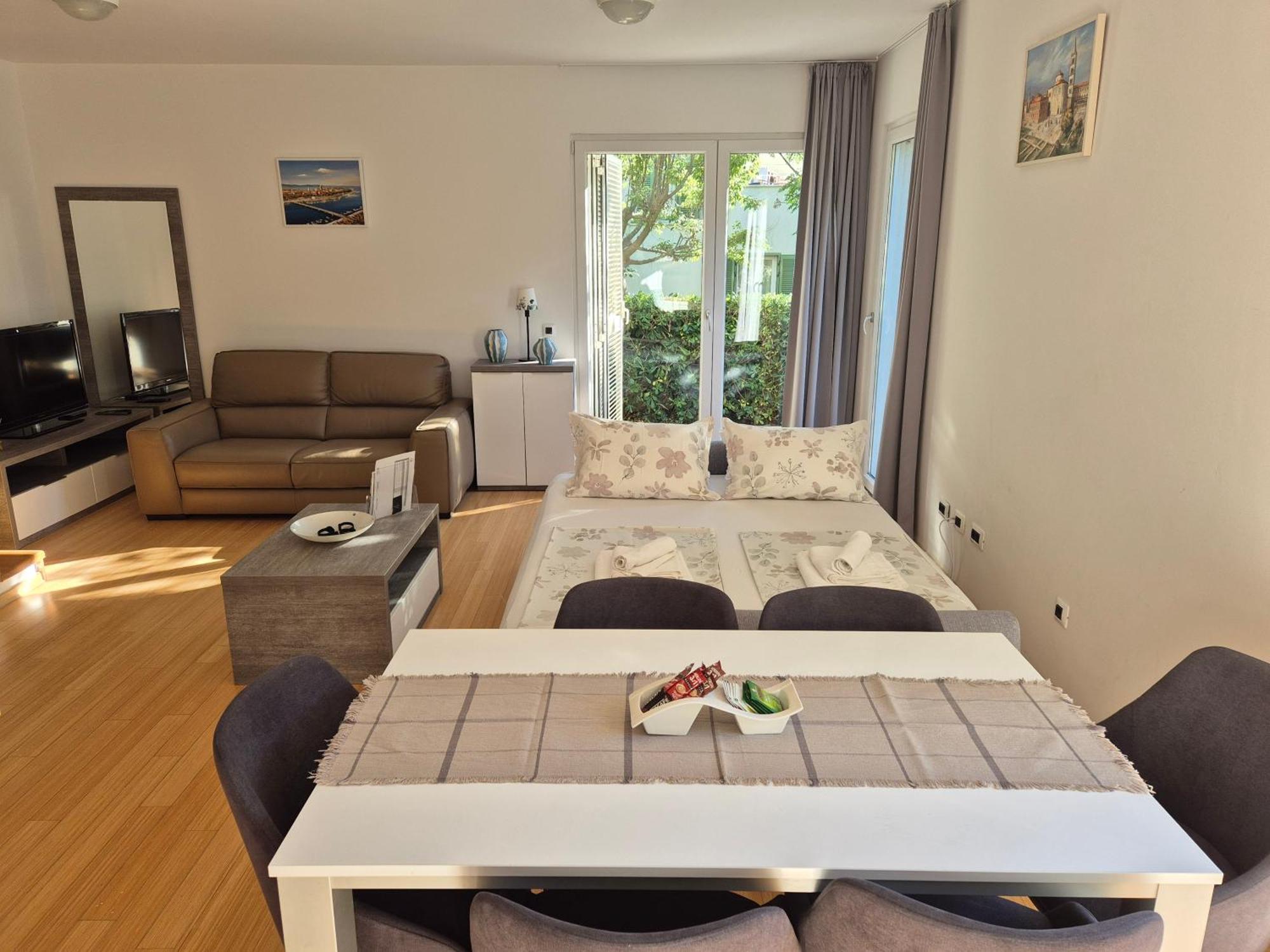 Luxury Two-Floor Apartment In Petrcane With Garden And Pool Bagian luar foto